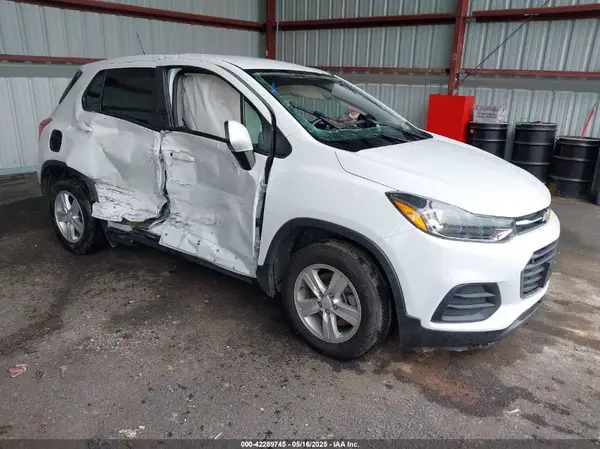 KL7CJKSB2LB019403 2020 CHEVROLET TRAX - Image 1