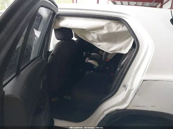 KL7CJKSB2LB019403 2020 CHEVROLET TRAX - Image 8
