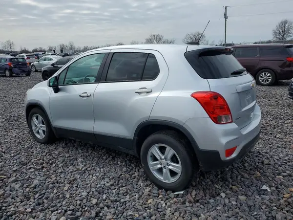 KL7CJKSB2LB020292 2020 CHEVROLET TRAX - Image 2