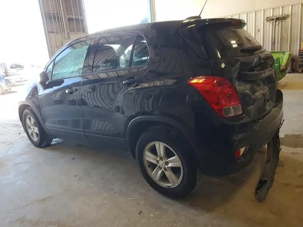 KL7CJKSB2LB022835 2020 CHEVROLET TRAX - Image 2
