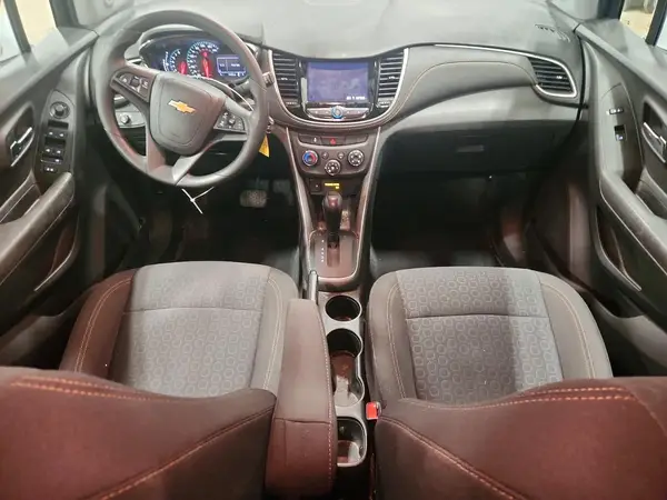 KL7CJKSB2LB029493 2020 CHEVROLET TRAX - Image 8
