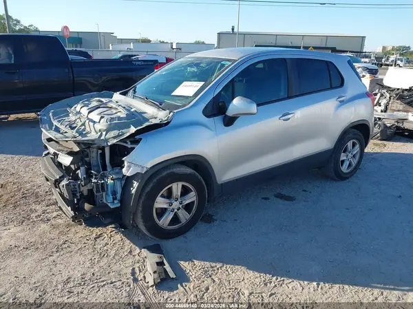 KL7CJKSB2LB030577 2020 CHEVROLET TRAX - Image 2