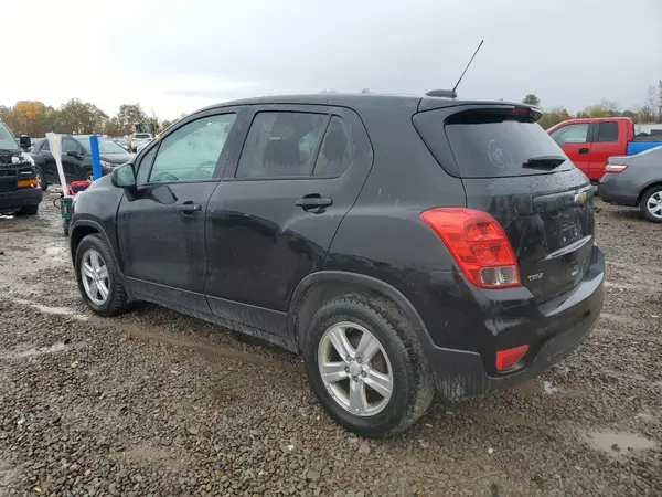 KL7CJKSB2LB030773 2020 CHEVROLET TRAX - Image 2