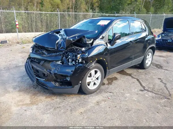 KL7CJKSB2LB034791 2020 CHEVROLET TRAX - Image 2