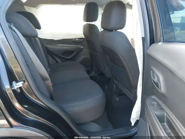 KL7CJKSB2LB034791 2020 CHEVROLET TRAX - Image 8