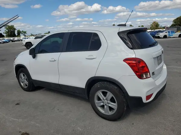 KL7CJKSB2LB035102 2020 CHEVROLET TRAX - Image 2