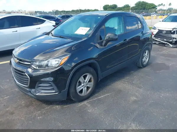 KL7CJKSB2LB050425 2020 CHEVROLET TRAX - Image 2