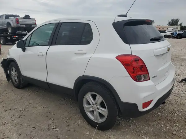KL7CJKSB2LB056712 2020 CHEVROLET TRAX - Image 2