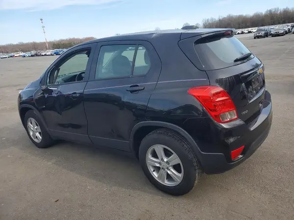 KL7CJKSB2LB056841 2020 CHEVROLET TRAX - Image 2