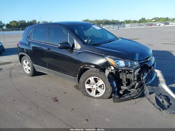 KL7CJKSB2LB056970 2020 CHEVROLET TRAX - Image 1
