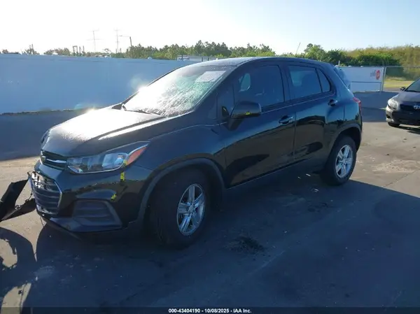 KL7CJKSB2LB056970 2020 CHEVROLET TRAX - Image 2