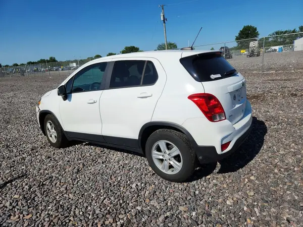 KL7CJKSB2LB057617 2020 CHEVROLET TRAX - Image 2