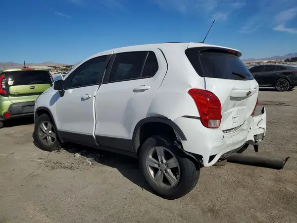 KL7CJKSB2LB057939 2020 CHEVROLET TRAX - Image 2