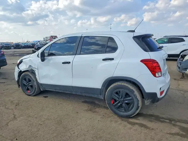 KL7CJKSB2LB064339 2020 CHEVROLET TRAX - Image 2