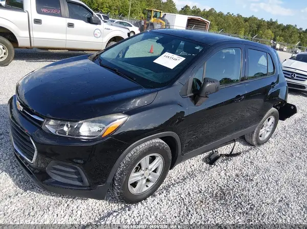 KL7CJKSB2LB066690 2020 CHEVROLET TRAX - Image 2