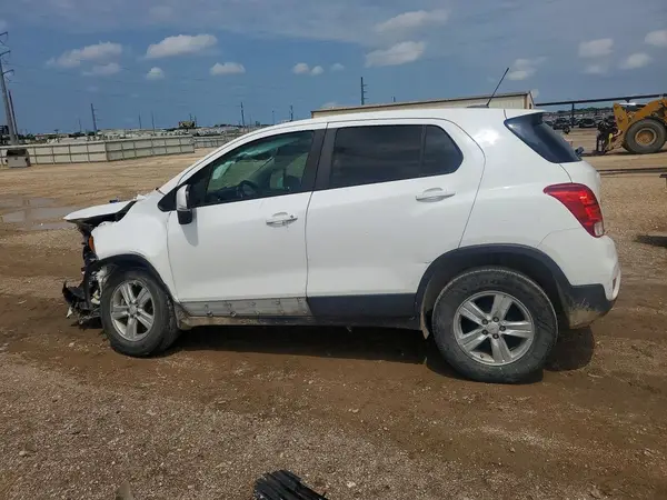 KL7CJKSB2LB067001 2020 CHEVROLET TRAX - Image 2