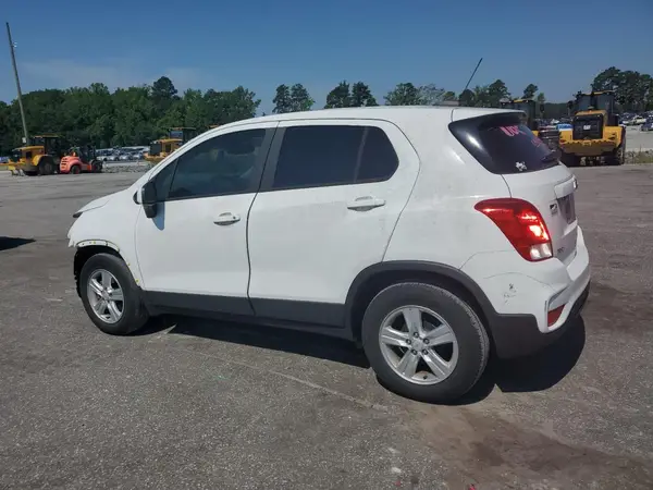 KL7CJKSB2LB085675 2020 CHEVROLET TRAX - Image 2
