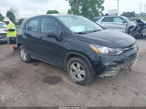 KL7CJKSB2LB086759 2020 CHEVROLET TRAX - Image 1
