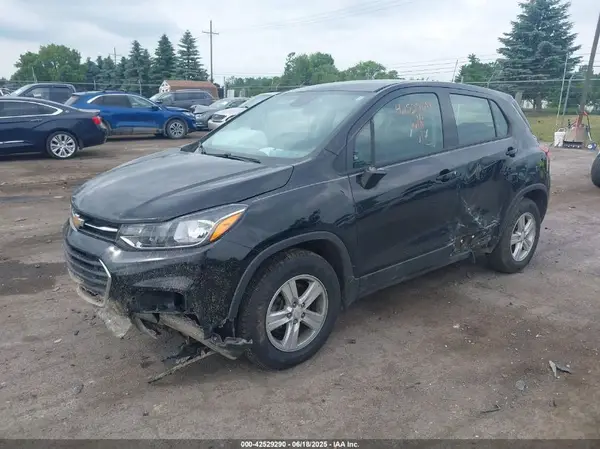 KL7CJKSB2LB086759 2020 CHEVROLET TRAX - Image 2