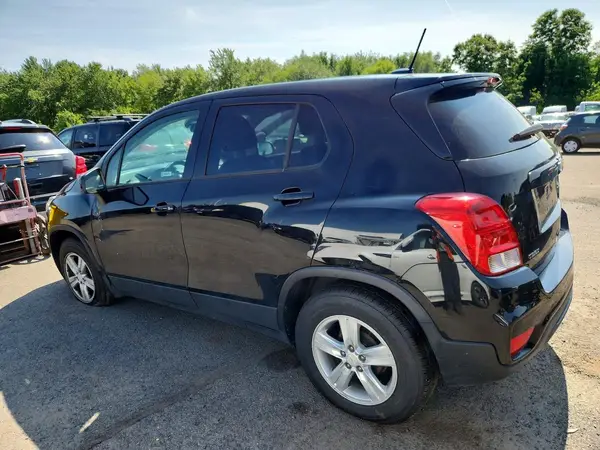 KL7CJKSB2LB087832 2020 CHEVROLET TRAX - Image 2
