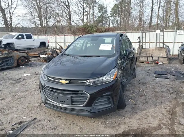 KL7CJKSB2LB088320 2020 CHEVROLET TRAX - Image 2