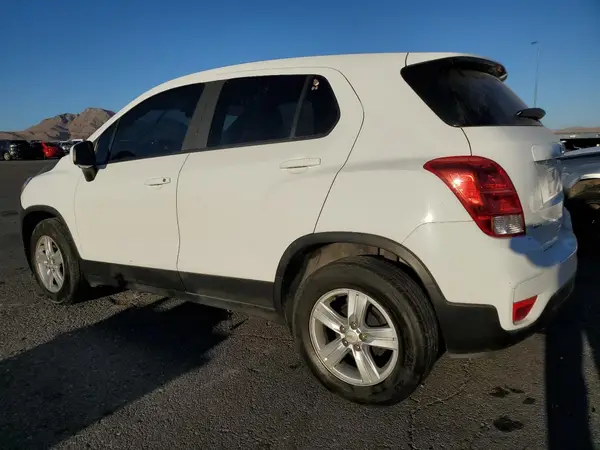 KL7CJKSB2LB091069 2020 CHEVROLET TRAX - Image 2