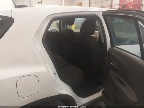 KL7CJKSB2LB093520 2020 CHEVROLET TRAX - Image 8