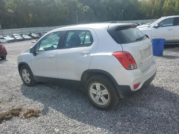 KL7CJKSB2LB314579 2020 CHEVROLET TRAX - Image 2