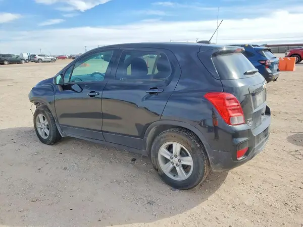 KL7CJKSB2LB315151 2020 CHEVROLET TRAX - Image 2