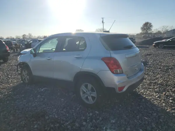 KL7CJKSB2LB322715 2020 CHEVROLET TRAX - Image 2