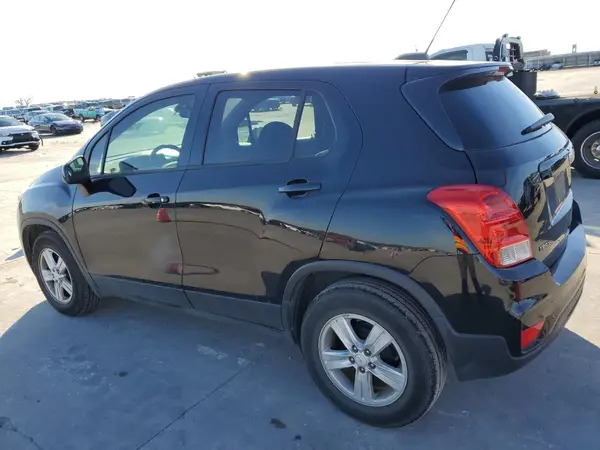 KL7CJKSB2LB323251 2020 CHEVROLET TRAX - Image 2