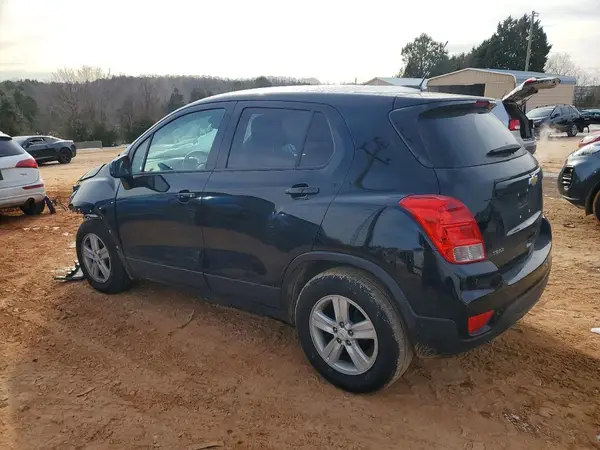 KL7CJKSB2LB325209 2020 CHEVROLET TRAX - Image 2