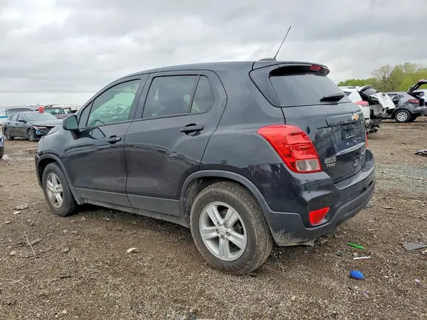KL7CJKSB2LB328031 2020 CHEVROLET TRAX - Image 2