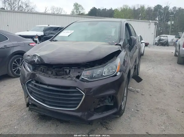 KL7CJKSB2LB331477 2020 CHEVROLET TRAX - Image 2