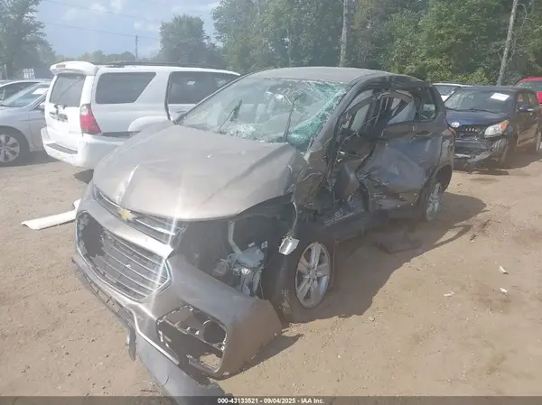 KL7CJKSB2LB342351 2020 CHEVROLET TRAX - Image 2