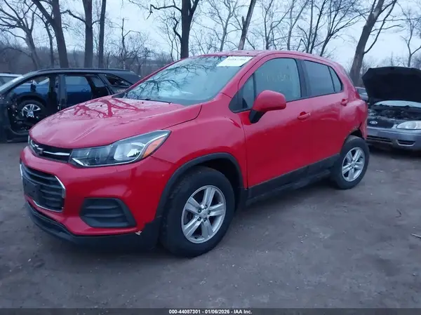 KL7CJKSB2LB351406 2020 CHEVROLET TRAX - Image 2