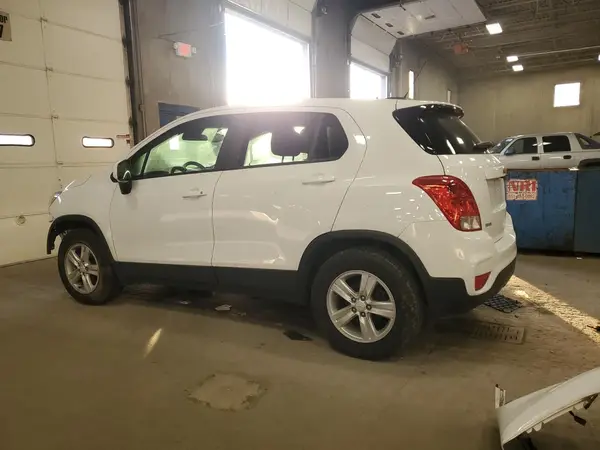 KL7CJKSB2MB300473 2021 CHEVROLET TRAX - Image 2
