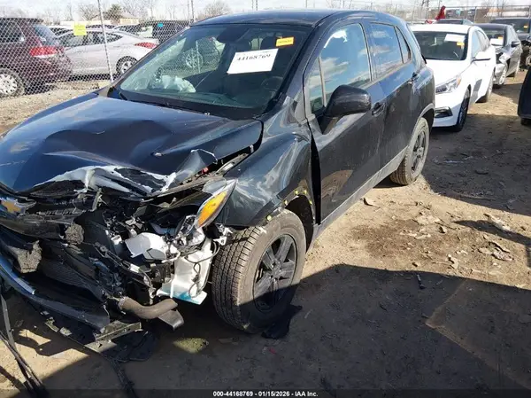 KL7CJKSB2MB301607 2021 CHEVROLET TRAX - Image 2
