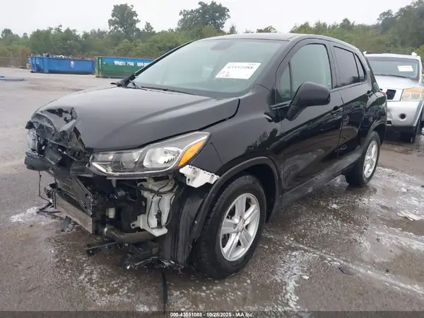 KL7CJKSB2MB302028 2021 CHEVROLET TRAX - Image 2