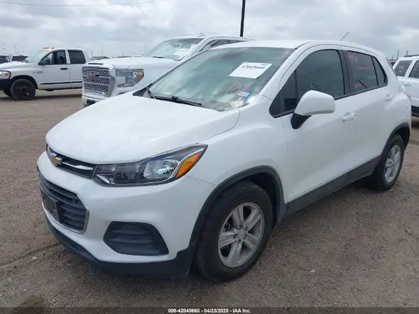 KL7CJKSB2MB302076 2021 CHEVROLET TRAX - Image 2