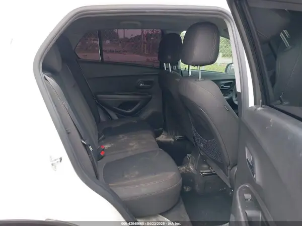 KL7CJKSB2MB302076 2021 CHEVROLET TRAX - Image 8