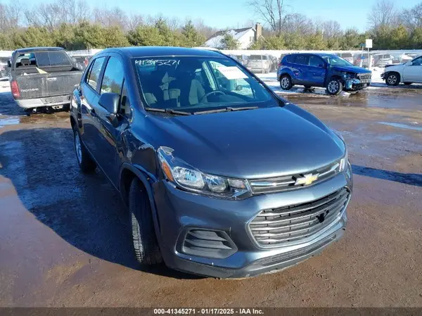 KL7CJKSB2MB303227 2021 CHEVROLET TRAX - Image 1