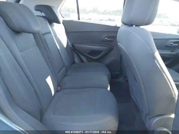 KL7CJKSB2MB303227 2021 CHEVROLET TRAX - Image 8
