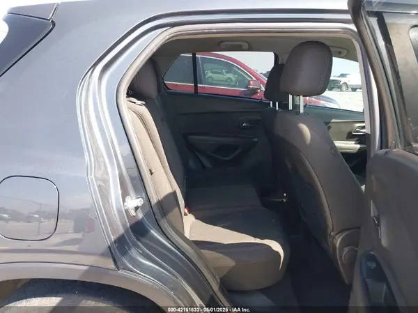 KL7CJKSB2MB303809 2021 CHEVROLET TRAX - Image 8