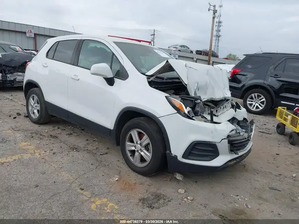 KL7CJKSB2MB304121 2021 CHEVROLET TRAX - Image 1