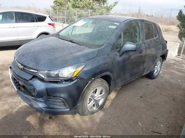 KL7CJKSB2MB304944 2021 CHEVROLET TRAX - Image 2