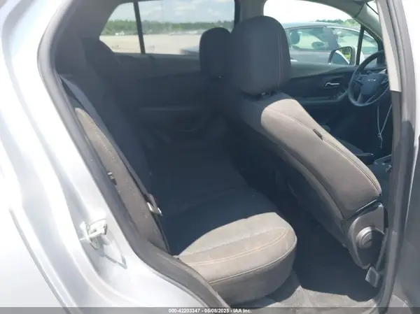 KL7CJKSB2MB316589 2021 CHEVROLET TRAX - Image 8
