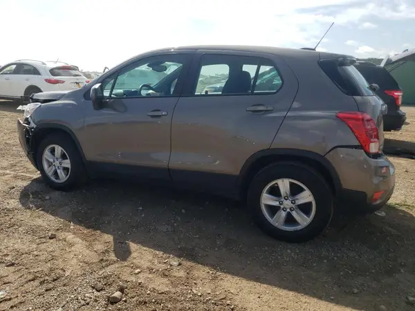 KL7CJKSB2MB318360 2021 CHEVROLET TRAX - Image 2
