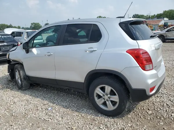 KL7CJKSB2MB320349 2021 CHEVROLET TRAX - Image 2