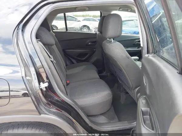 KL7CJKSB2MB320416 2021 CHEVROLET TRAX - Image 8
